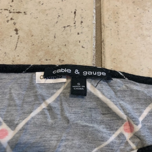 Cable & Gauge Black/White/Red Asymmetrical Tunic Top - Size S - Picture 3 of 6